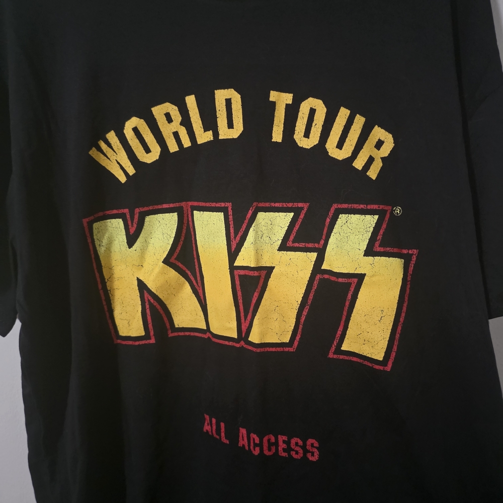 Kiss Black and Yellow Short Sleeve Tees